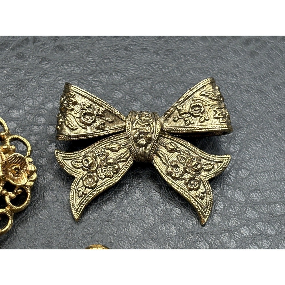 VTG Lot Of 5 Brooch Pin 3 1928 Brand Floral Heart Bow Basket Victorian Style - Picture 5 of 10